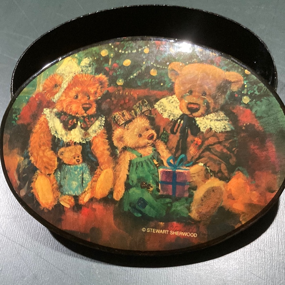 Teddy Bear CHRISTMAS: 7” Oval LACQUER BOX